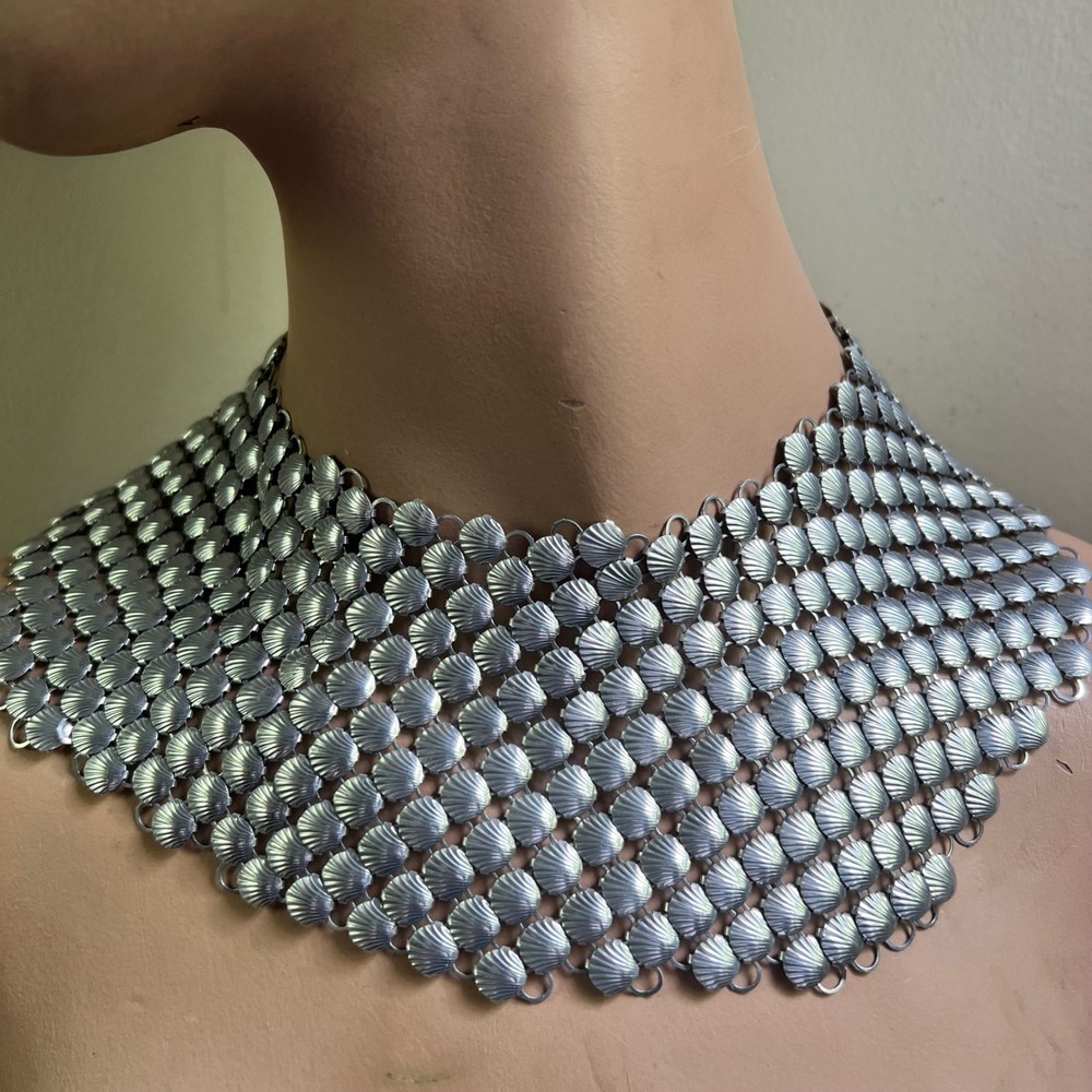 Vintage Silver Metal Scallop Shell Chainmail Bib Choker Necklace Mermaid